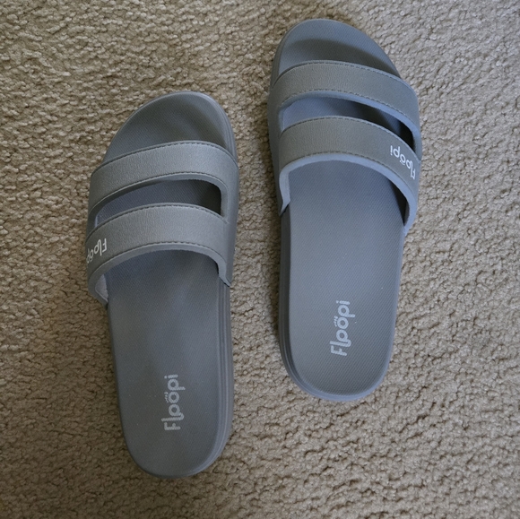 Floopi Gray Slide Sandals - Picture 6 of 6